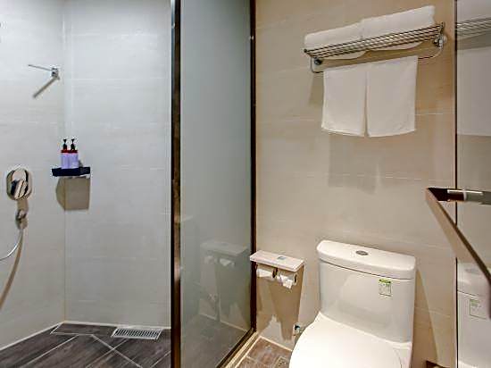 Hanting Youjia Hotel (Ningbo Tianyi Square Branch)