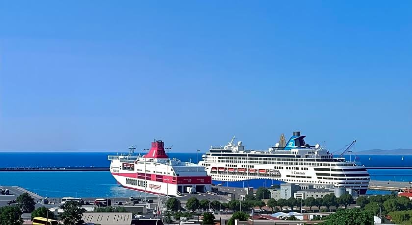 City Life Port Hotel 