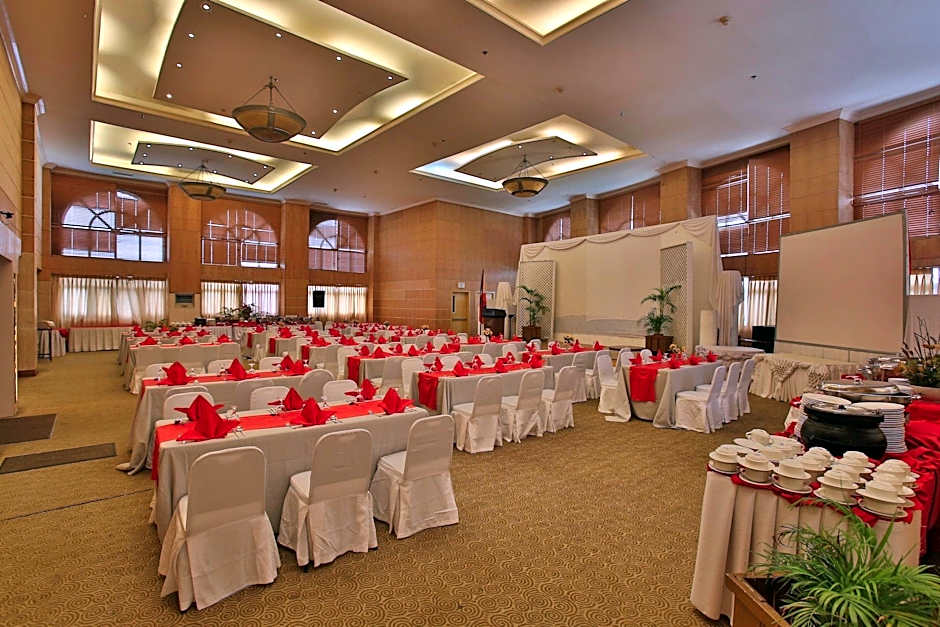 Crown Regency Suites Mactan
