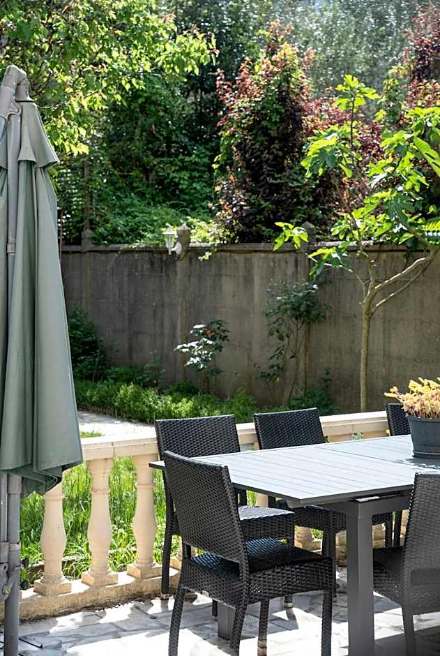 La Maison Charentonneau