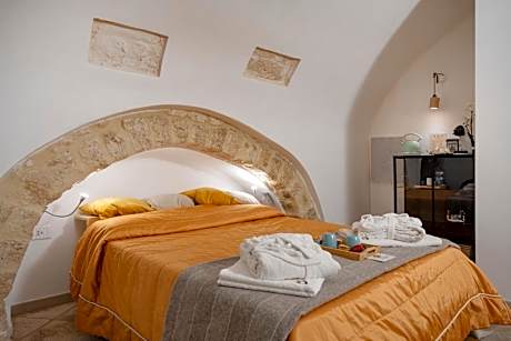 GuestHost - Number 12 Luxury Room