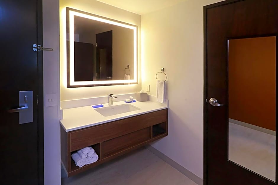 Holiday Inn Express Guadalajara Iteso By IHG