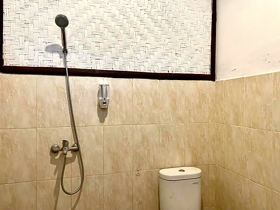 SURFERS HOUSE Batu Bolong - Adults only
