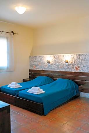 Apartment with Garden View