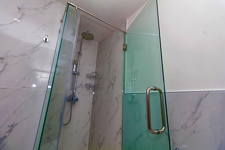 Hill Side Karon Kata Beach Condo