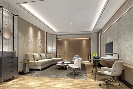 Lakeview Executive Suite, Club lounge access, Suite, 1 King, Lake view, 1Bedroom 1Living
