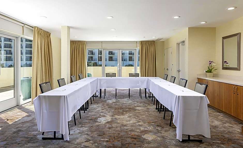 Redondo Beach Hotel, Tapestry Collection by Hilton