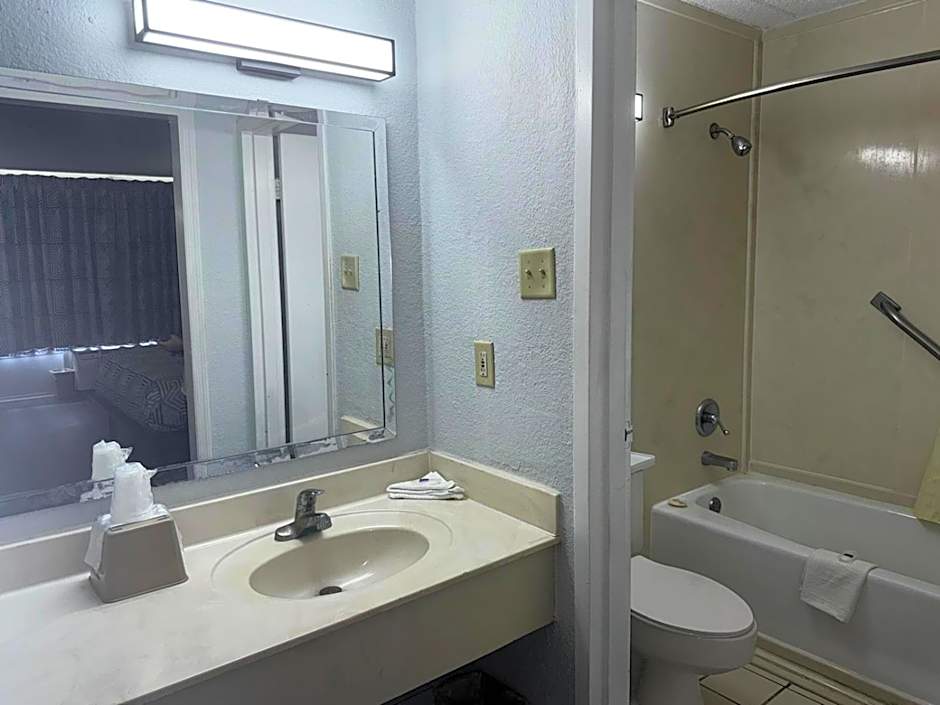 Motel 6-Tifton, GA