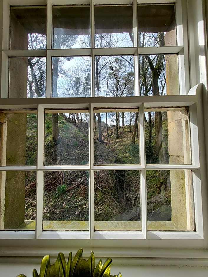 The Manifold Inn Hotel