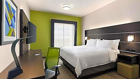 King Suite with Sofa Bed - Hearing Accessible