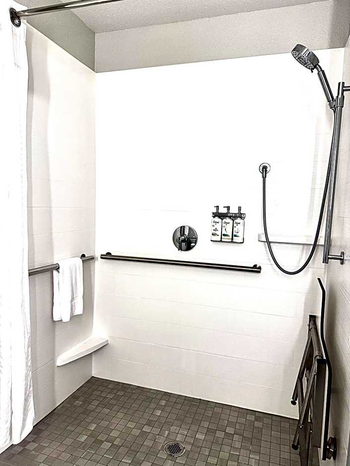 Holiday Inn Express Hotel & Suites Hinesville By IHG