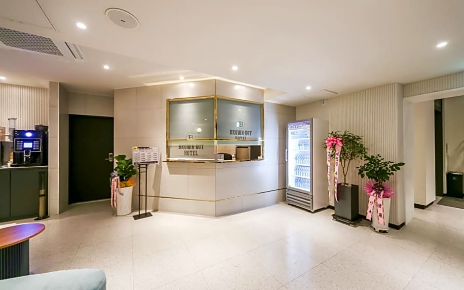 Changwon Brown dot Hotel Palyong