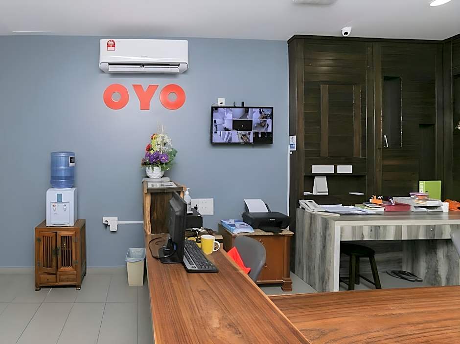 OYO 89915 EAST MOUNT HOTEL