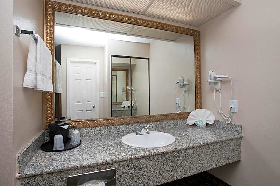 Stanford Inn And Suites Anaheim