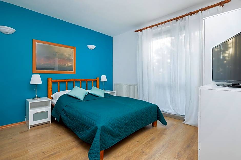 OLECKI Holiday House