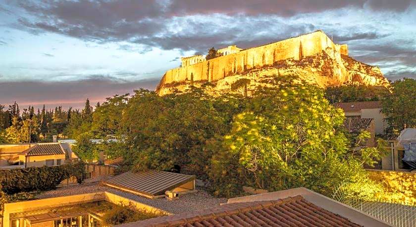 Kyria Boutique House