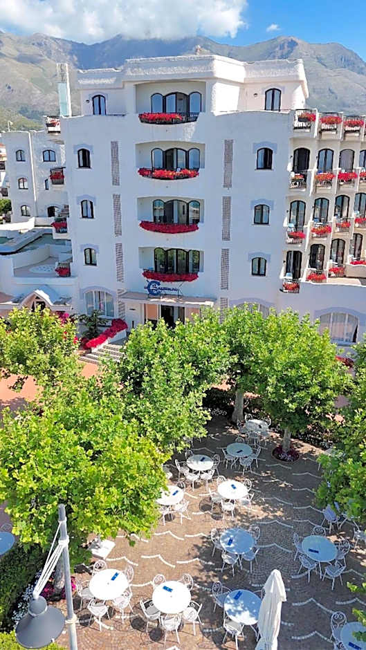 BAJAMAR BEACH HOTEL