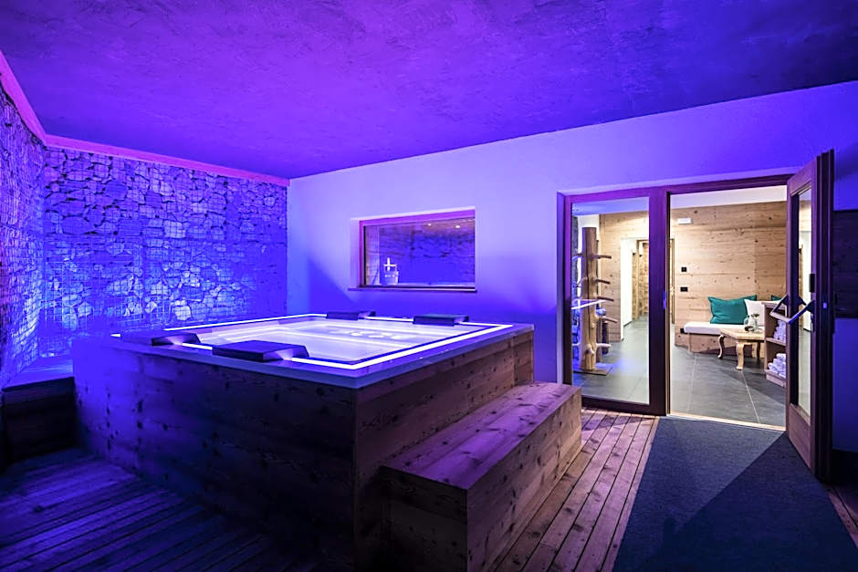 Les Dolomites Mountain Lodges