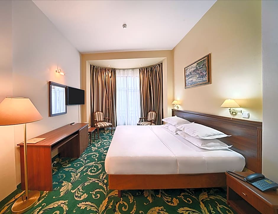 Central Hotel