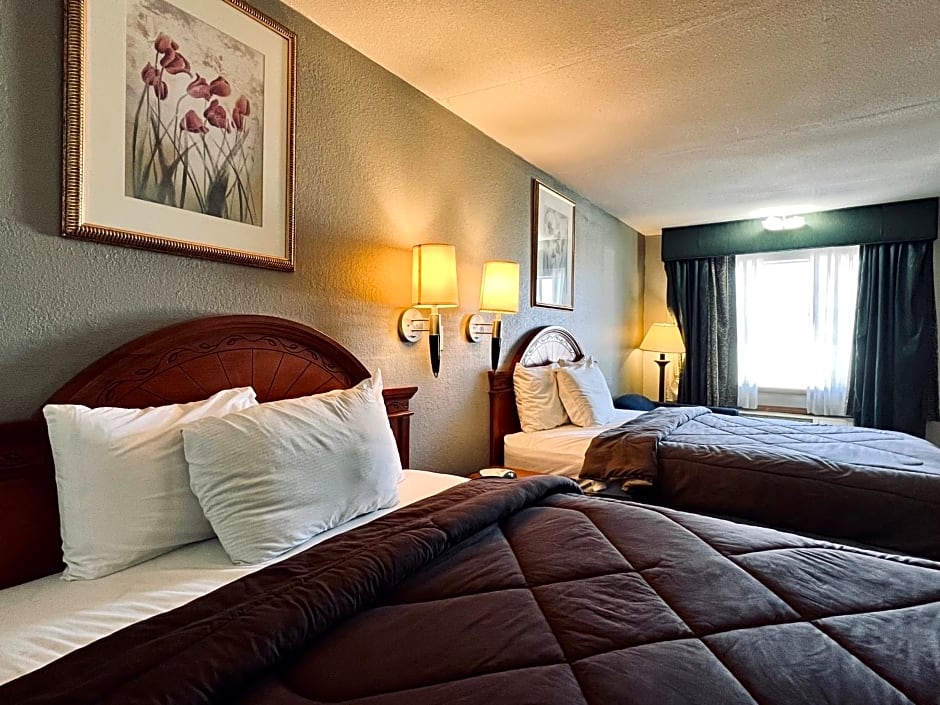 Ozark Inn & Suites