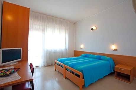 Double or Twin Room with Balcony and Sea View