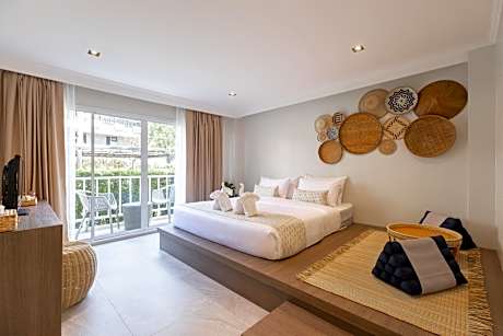 Simple Thai Double Room with Balcony