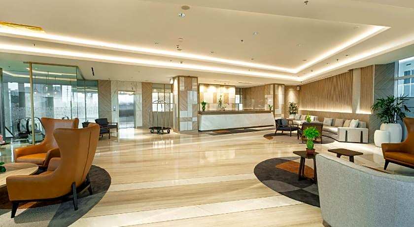 HARRIS Suites Puri Mansion