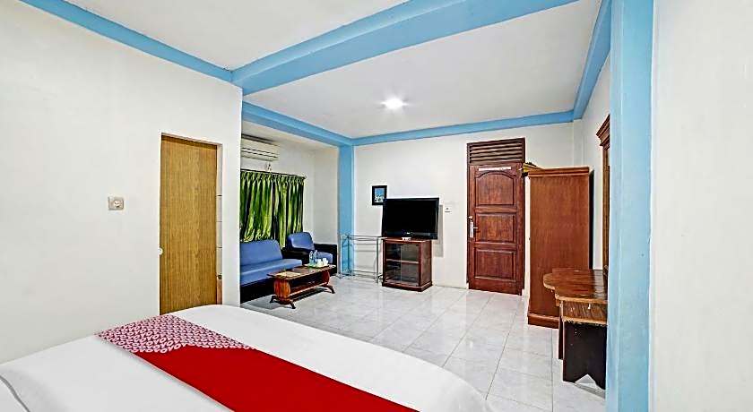 OYO 90487 Wisma Kuta Karang Baru