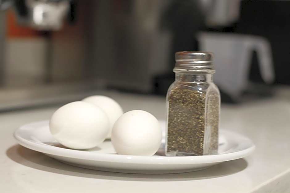 Howard Johnson by Wyndham Downtown Kamloops