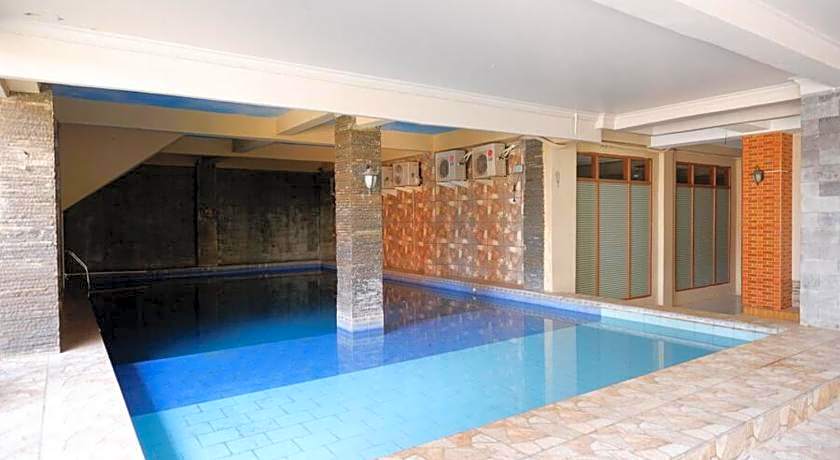 RedDoorz Plus @ Hotel Srikandi Kendari