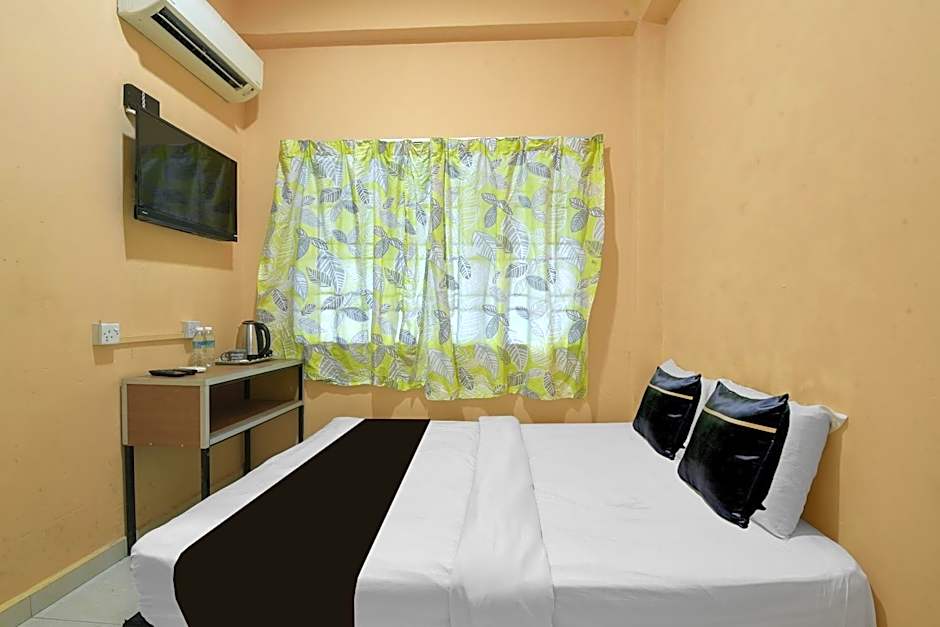 Photo 1 of 5 of Deluxe 1 Queen Bed