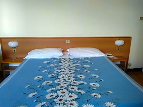 Double or Twin Room with Bathroom