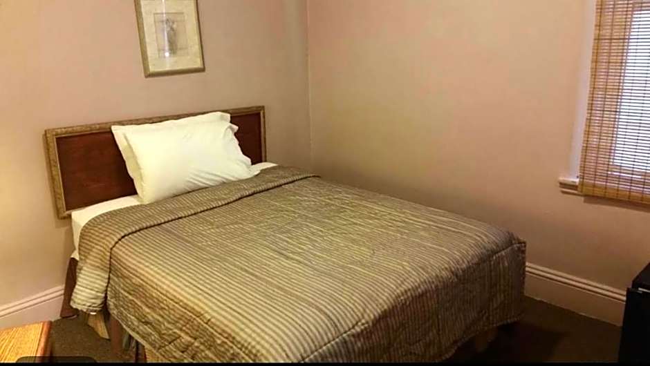 A Voyageur's Guest House