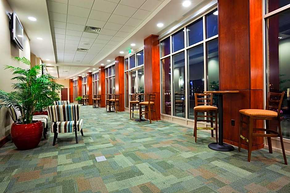 Holiday Inn Madison at The American Center By IHG