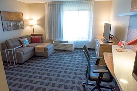 1 Bedroom Suite, 1 Queen, Sofa bed