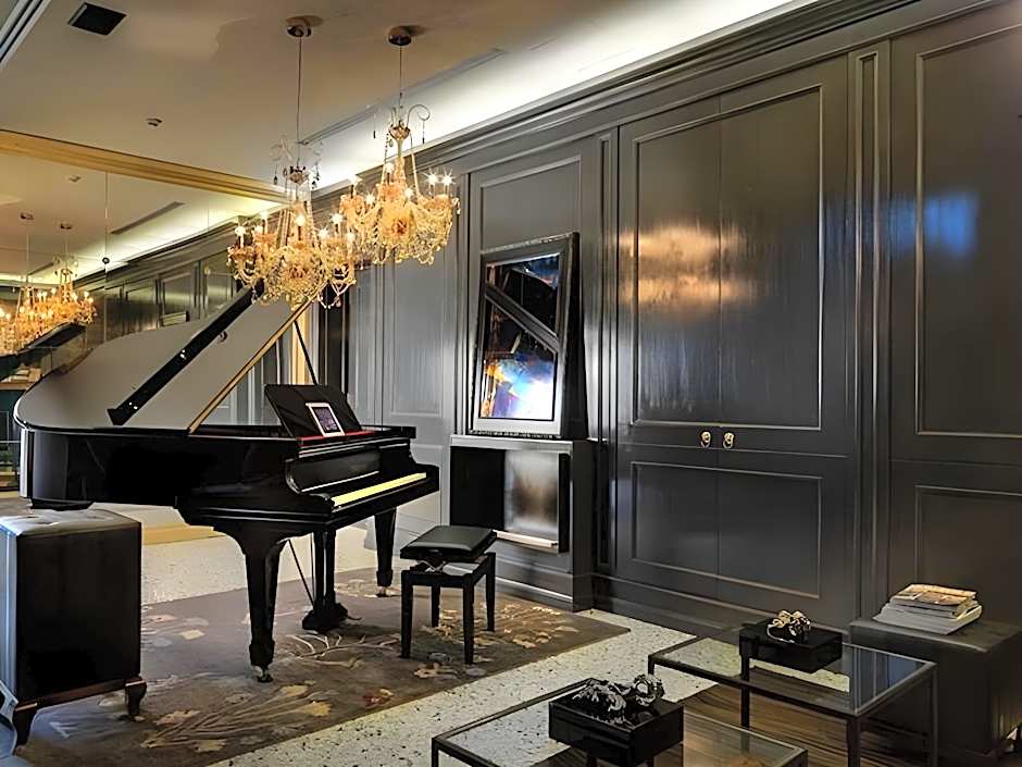 The Glam Boutique Hotel & Apt