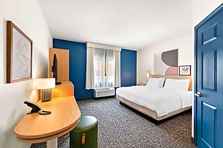 1 King Bed Hearing Accessible