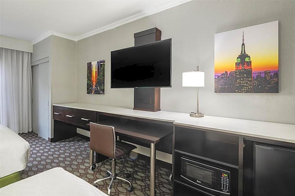 Best Western Premier NYC Gateway Hotel