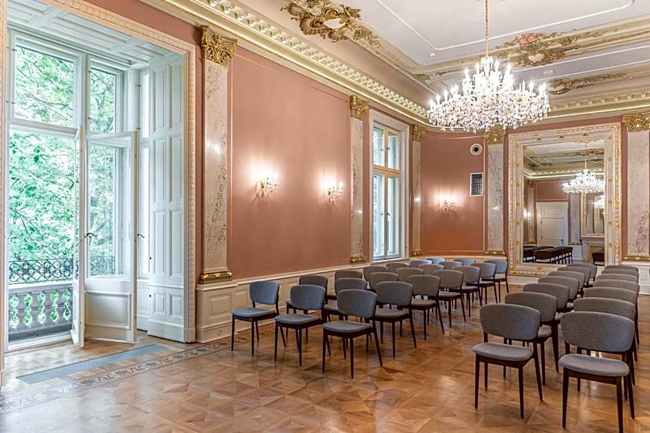 Hotel Altus Palace - Destigo Hotels