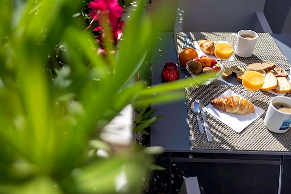 Kyriad Frejus Centre