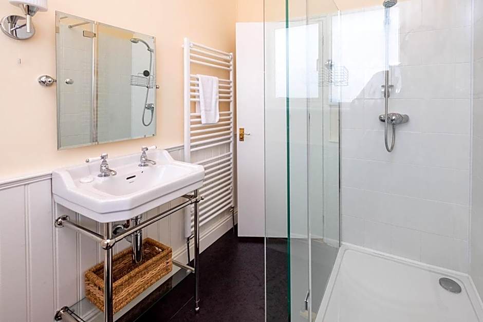 Willow House in Knodishall, Sleeps 7 - Only a short drive from Aldeburgh, Thorpeness & Snape Maltings - Managed by Aldeburgh Coastal Cottages