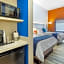 Holiday Inn Express Houston-Alvin By IHG