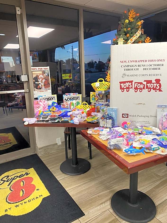 Super 8 by Wyndham Melbourne