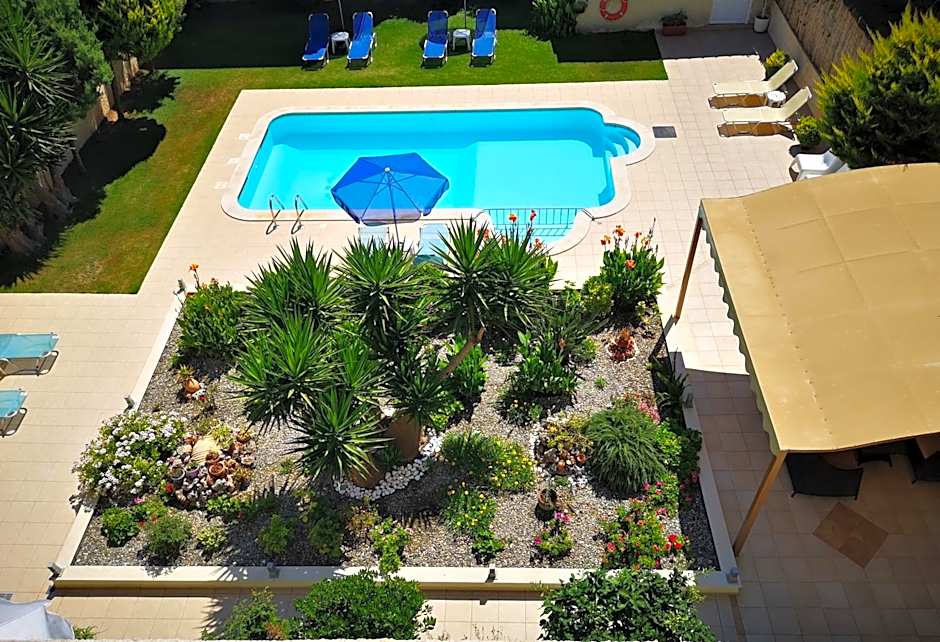 Nicolas Studios & Apartments