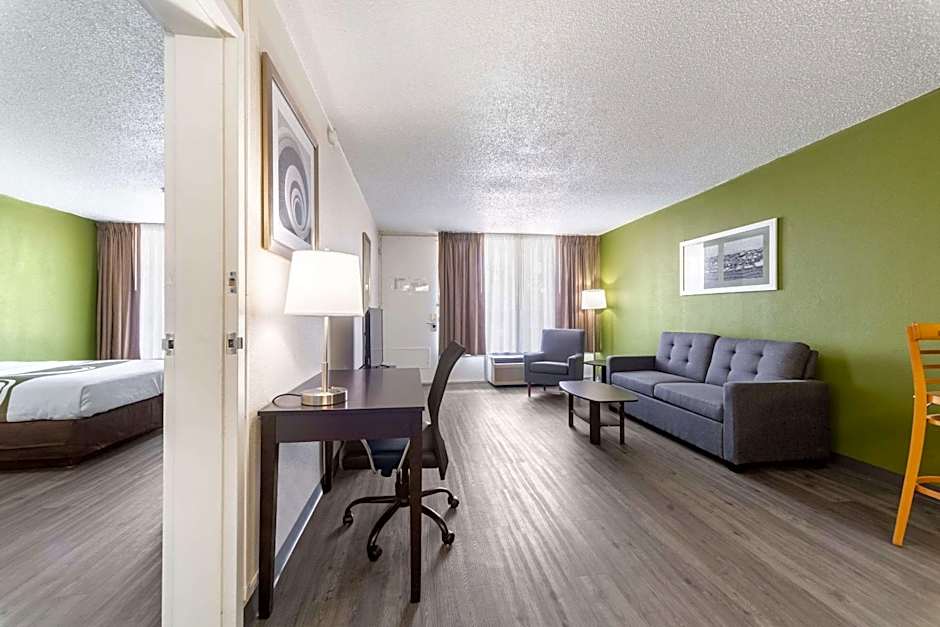 Quality Inn & Suites Vandalia near I-70 and Hwy 51