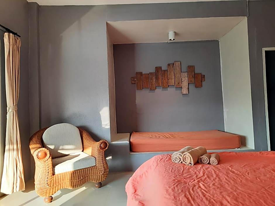 Foto 1 di 9 di Deluxe 1 King Bed, River View