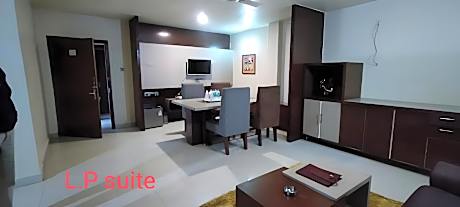 HOTEL LITTLE PALACE