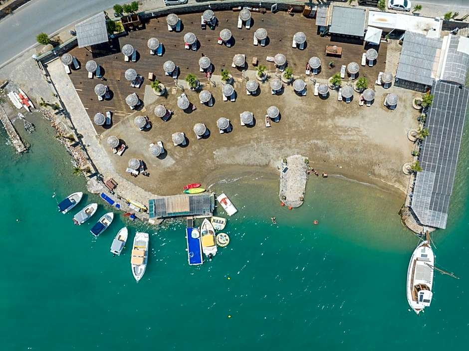 Royal Marmin Bay Boutique & Art Hotel