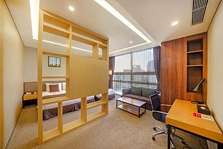 Corner Suite Twin