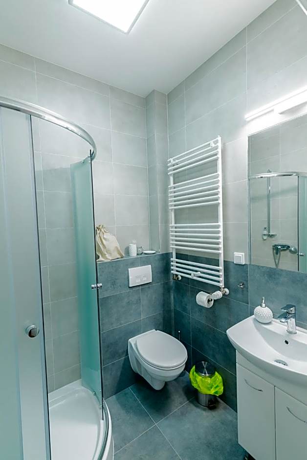 Oak Tree Old Town Apartments